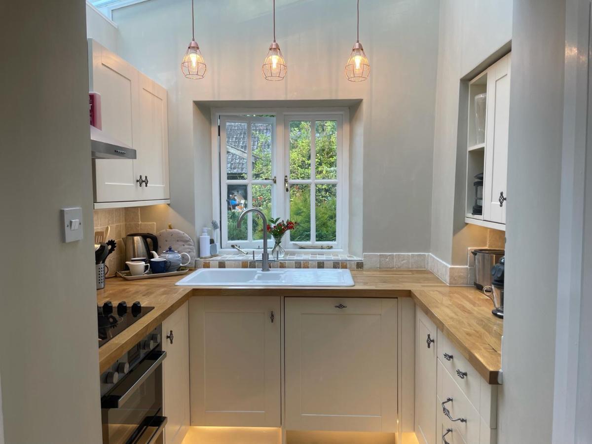 Gorgeous Country Cottage On Outskirts Of Bath With Wood Fired Hot Tub Midford Esterno foto